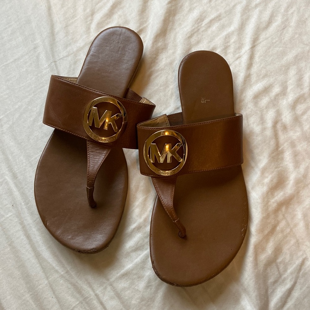 Michael Kors sandals with gold MK logo, in chestnut brown